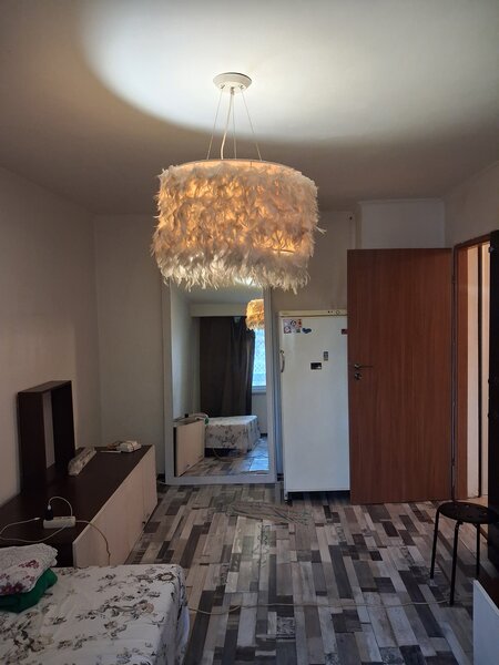 Berceni, Aparatorii Patriei, Piata Sudului.