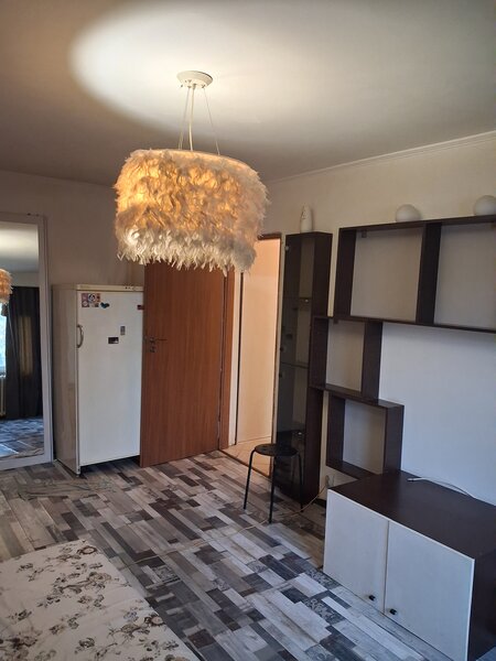 Berceni, Aparatorii Patriei, Piata Sudului.