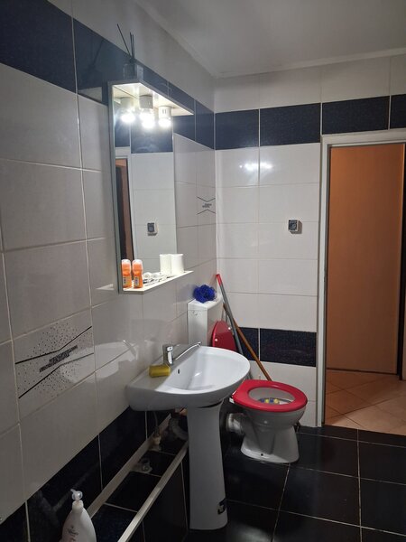 Berceni, Aparatorii Patriei, Piata Sudului.