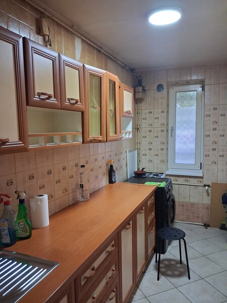 Berceni, Aparatorii Patriei, Piata Sudului.